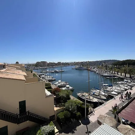 Renove Avec Vue Marina Gn140-1033 Apartman *