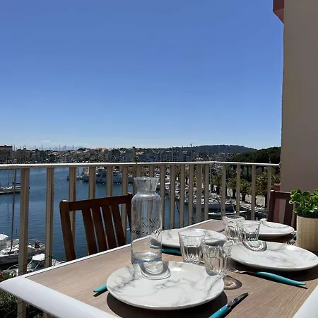 Renove Avec Vue Marina Gn140-1033 *