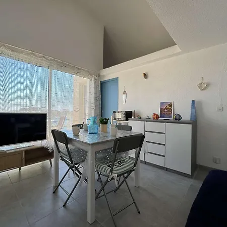 Apartman Renove Avec Vue Marina Gn140-1033
