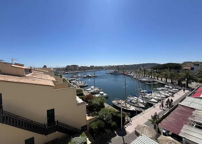 Renove Avec Vue Marina Gn140-1033 Apartman *